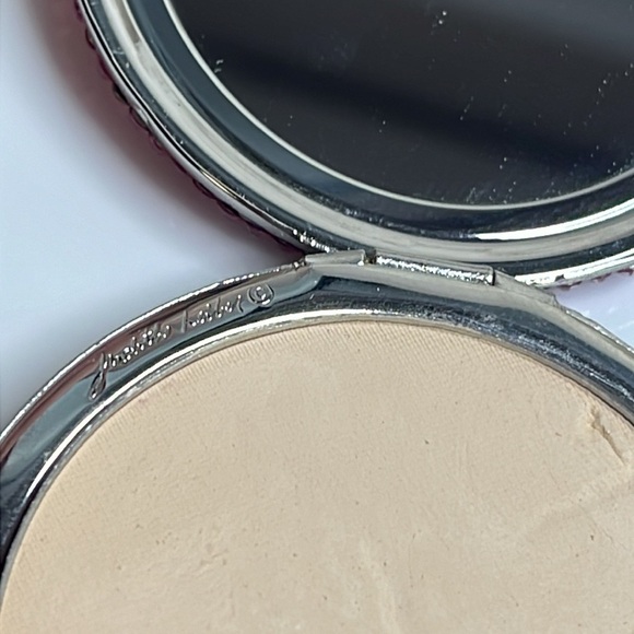 JUDITH LIEBER VINTAGE HELLO KITTY COMPACT - Picture 7 of 10